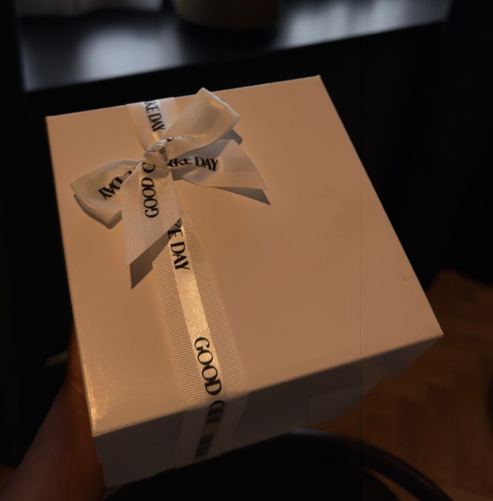 Good Cake Day Sip and Paint Cake Decoration Packaging